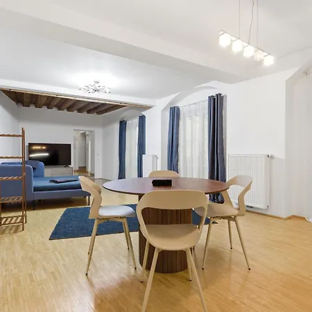 Alpena Homes, Zentrum, Sehr Geräumig, Küche Apartamento Linz