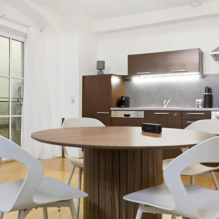 Alpena Homes, Zentrum, Sehr Geräumig, Küche Apartamento Linz