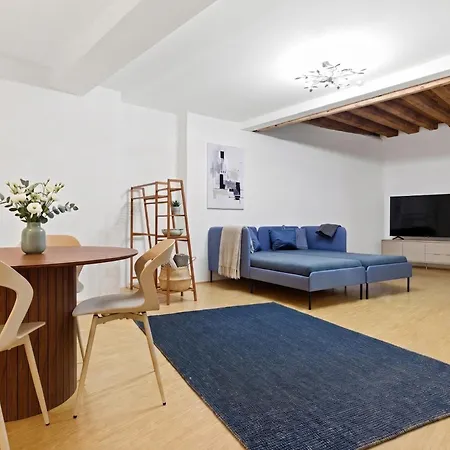 Alpena Homes, Zentrum, Sehr Geräumig, Küche Apartamento *